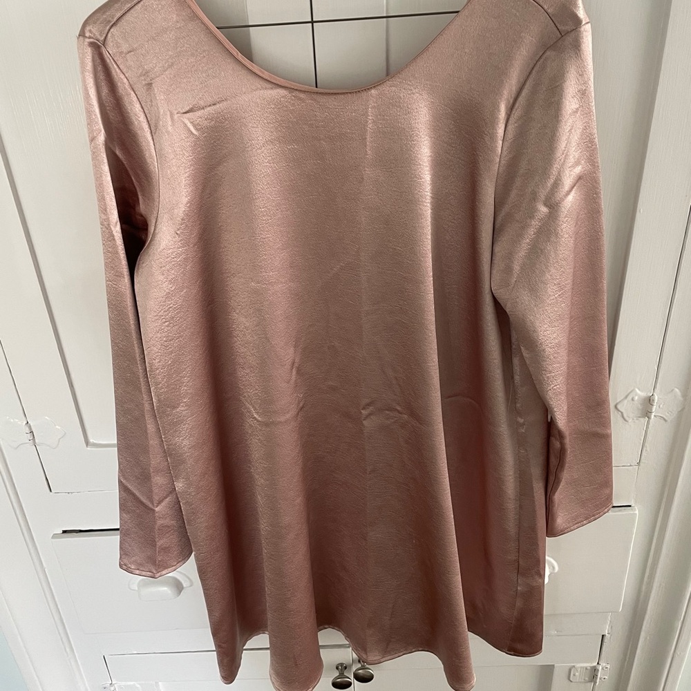 Long sleeve A-line shape dress with a v-neck back